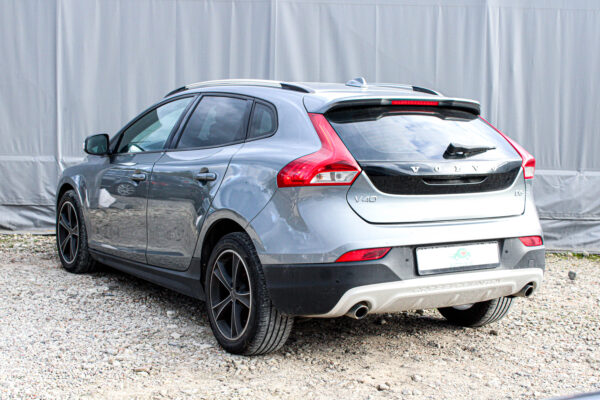 Volvo V40 - Image 6