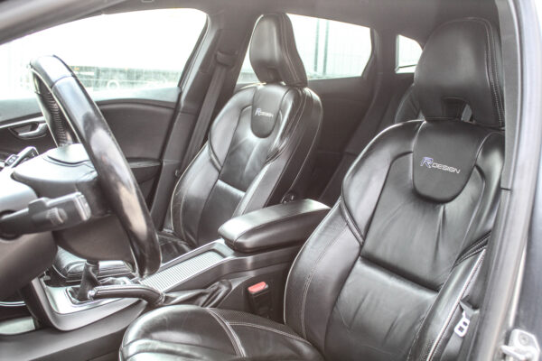 Volvo V40 - Image 13