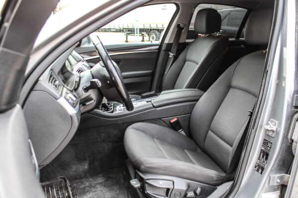 BMW 520 - Image 7
