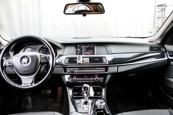 BMW 520 - Image 11