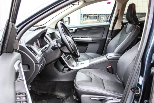 Volvo XC60 - Image 8