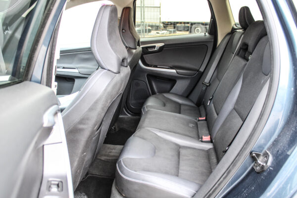 Volvo XC60 - Image 13