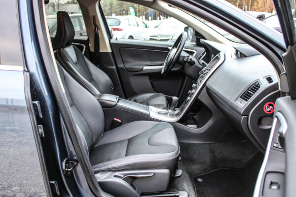 Volvo XC60 - Image 14