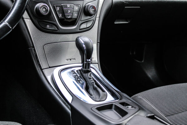 Opel Insignia - Image 9