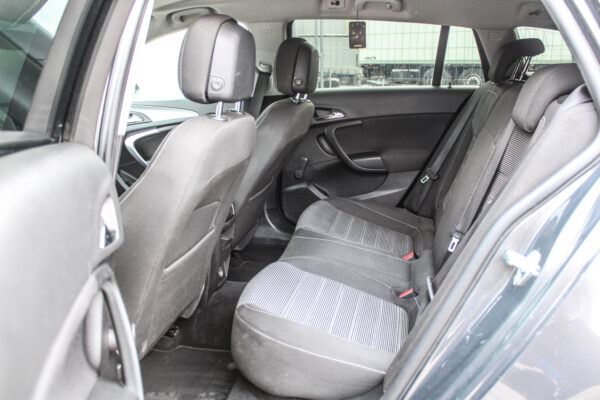 Opel Insignia - Image 11