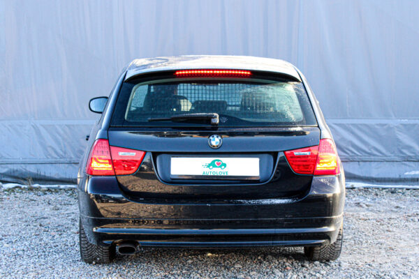 BMW 320 - Image 5