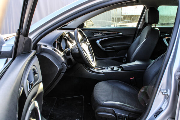 Opel Insignia - Image 8