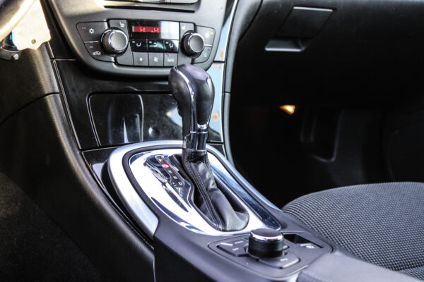 Opel Insignia - Image 10