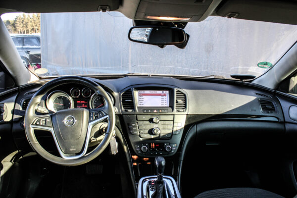 Opel Insignia - Image 11