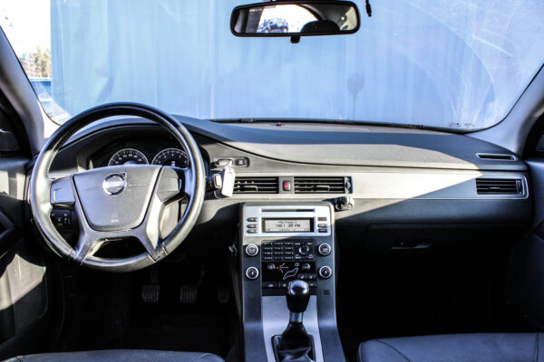 Volvo S80 - Image 11