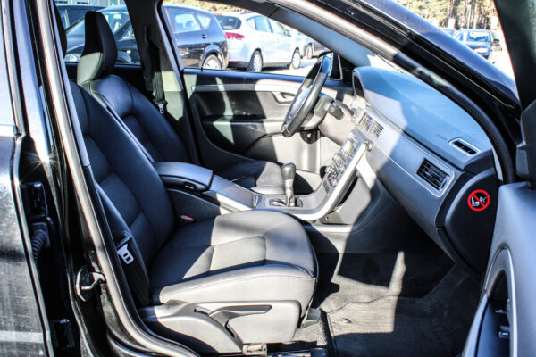 Volvo S80 - Image 14