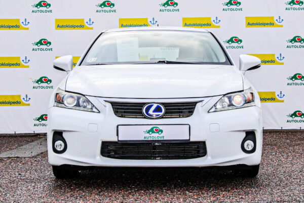 Lexus CT200H - Image 2