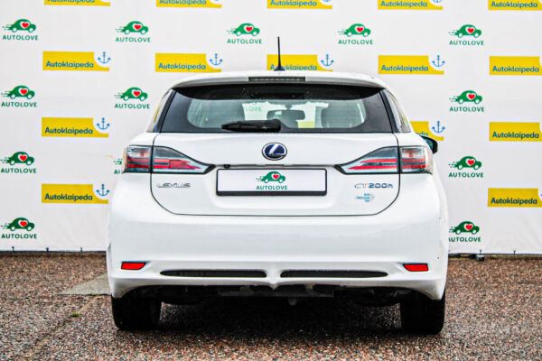Lexus CT200H - Image 5