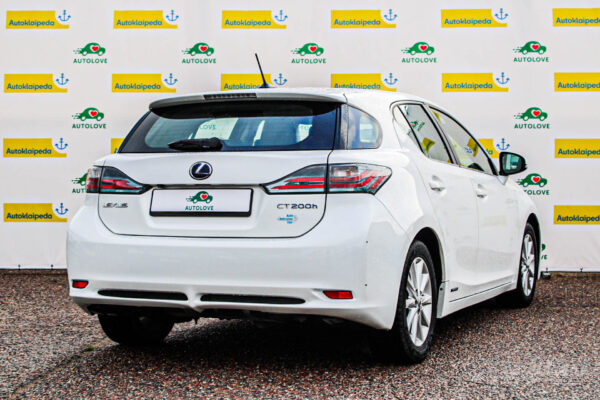 Lexus CT200H - Image 4