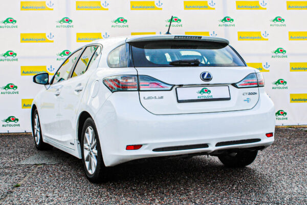 Lexus CT200H - Image 6
