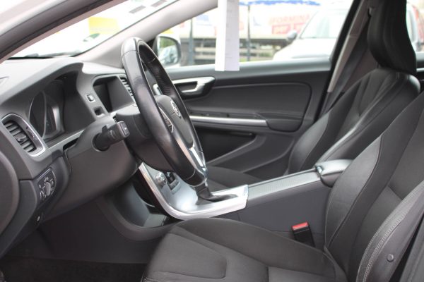 Volvo V60 - Image 10