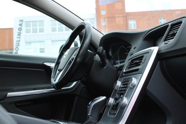 Volvo V60 - Image 11