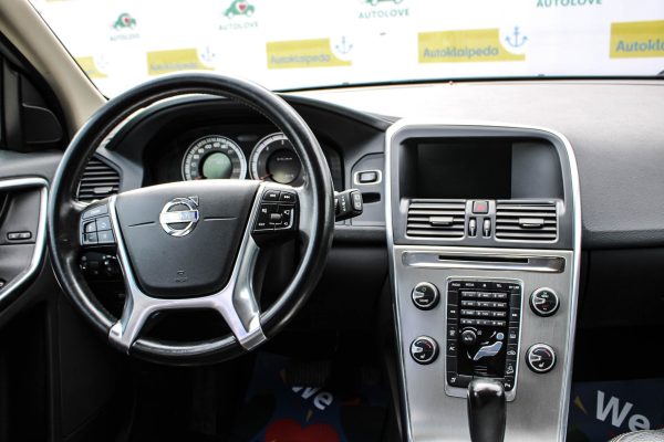 Volvo XC60 - Image 8