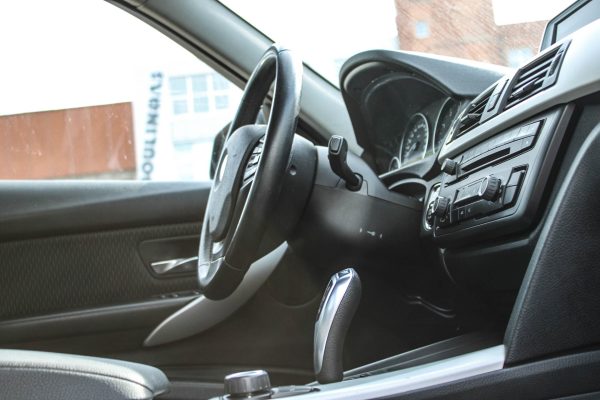 BMW 318D - Image 11