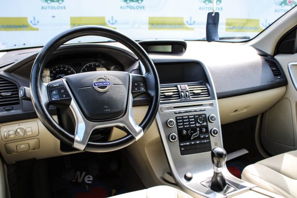 Volvo XC60 - Image 7