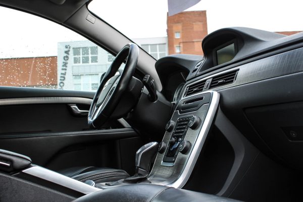 Volvo XC70 - Image 11