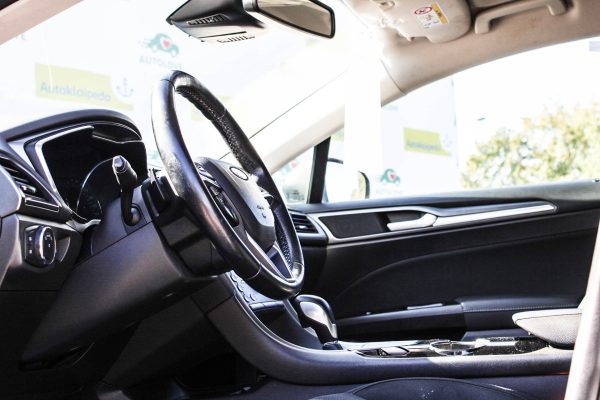 Ford Mondeo - Image 9