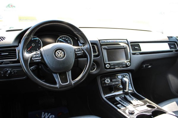 VW Touareg - Image 7