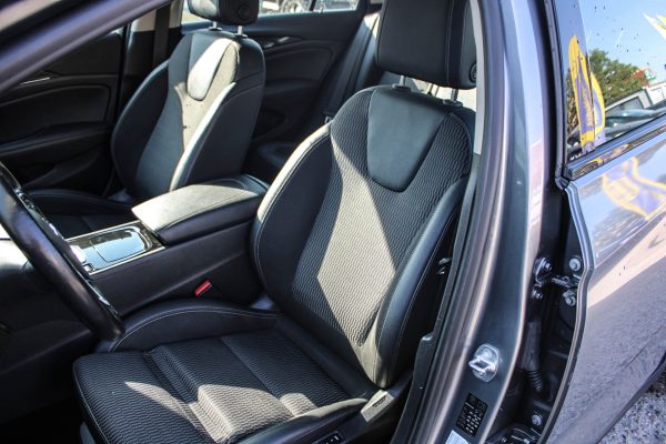 Opel Insignia - Image 10