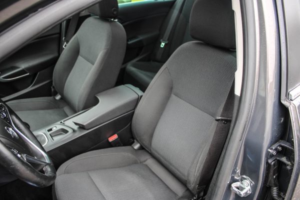 Opel Insignia - Image 9