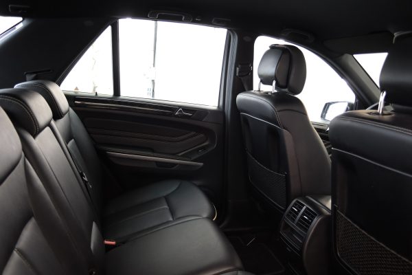 Mercedes-Benz ML320 - Image 9