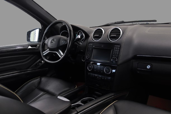 Mercedes-Benz ML320 - Image 11