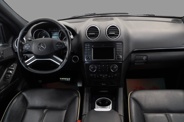 Mercedes-Benz ML320 - Image 12