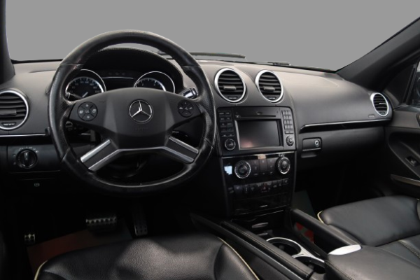 Mercedes-Benz ML320 - Image 13