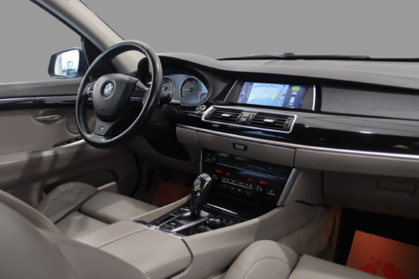 BMW 530 GT - Image 12