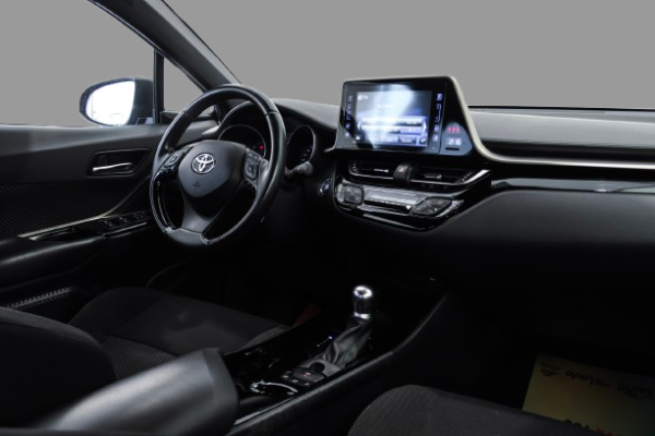 Toyota C-HR - Image 11