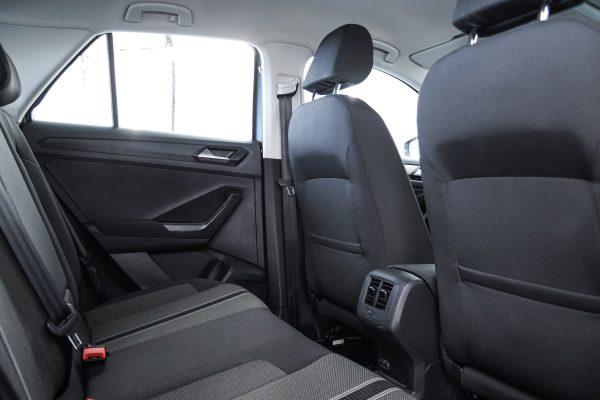 Volkswagen T-Roc - Image 9