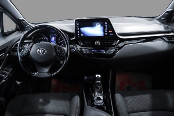 Toyota C-HR - Image 12