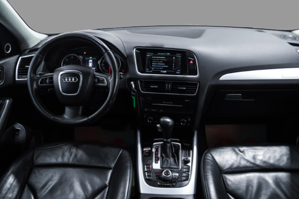 Audi Q5 - Image 12