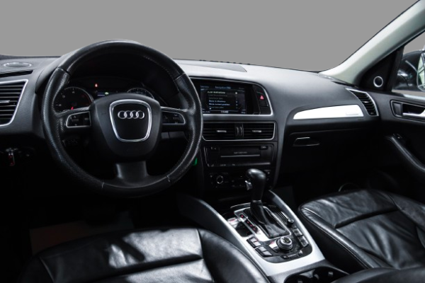 Audi Q5 - Image 13