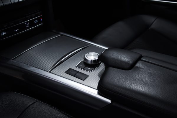 Mercedes-Benz E200 - Image 8