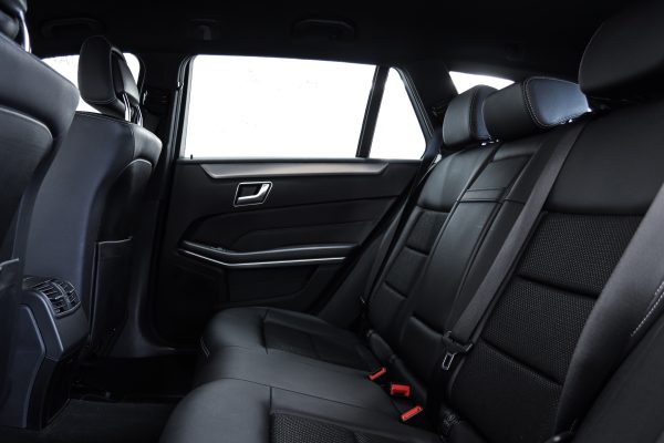 Mercedes-Benz E200 - Image 10