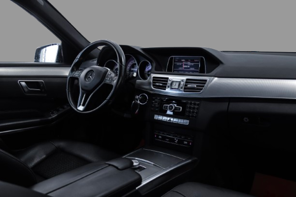 Mercedes-Benz E200 - Image 14
