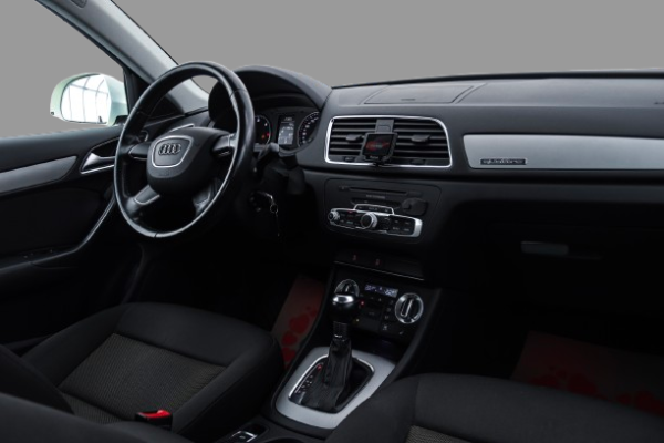 Audi Q3 - Image 9
