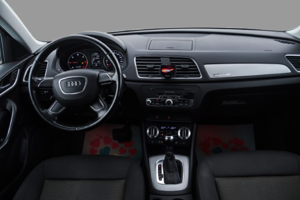 Audi Q3 - Image 10