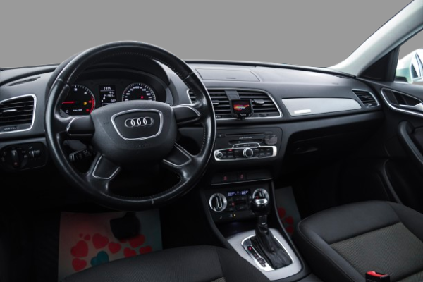 Audi Q3 - Image 11
