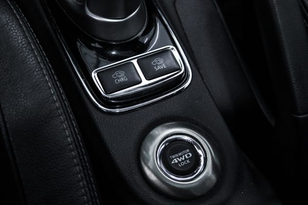 Mitsubishi Outlander - Image 14