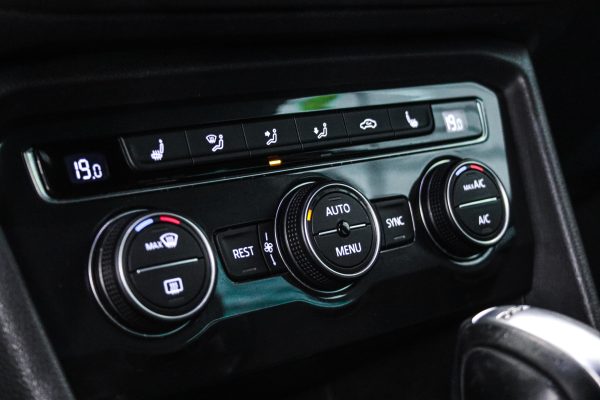 Volkswagen Tiguan - Image 7