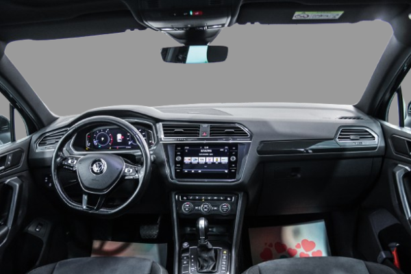 Volkswagen Tiguan - Image 15