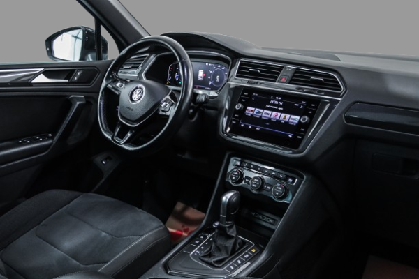 Volkswagen Tiguan - Image 17