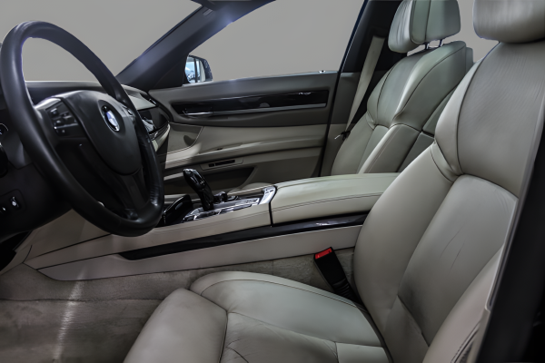 BMW 740 - Image 29